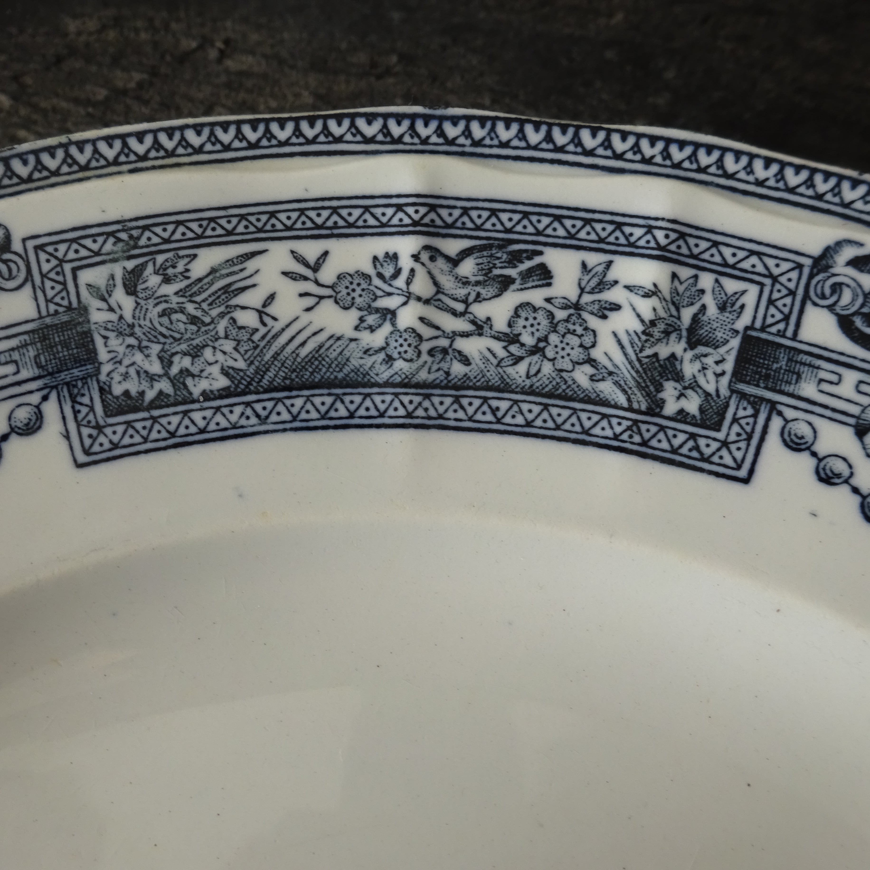 【 Épuisé 】ST AMAND ET HAMAGE NORD  modèle《MÉDAILLON》Assiette plate (A)