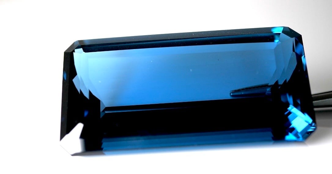 dragon 様】324.89ct トップクオリティーロンドンブルートパーズ [PK