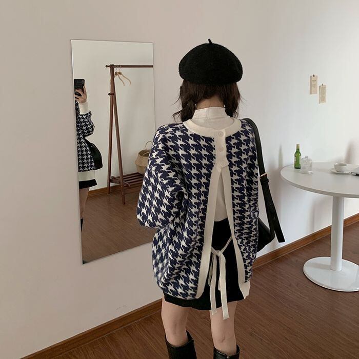 トップス レディース ニット セーター バックシャン リボン 千鳥柄 千鳥格子 チェック 長袖 かわいい 可愛い 大人可愛い カジュアル おしゃれ お洒落 レトロ 送料無料 ラフ ラブリー キュート フェミニン 春 夏 秋 冬 10代 20代 30代 学生 通学 デート お出かけ 女子会 休日 着回し 普段使い 重ね着 韓国 韓国系 ファッション コーデ スタイル 防寒 モテ 体型カバー トレンド 流行 インスタ映え