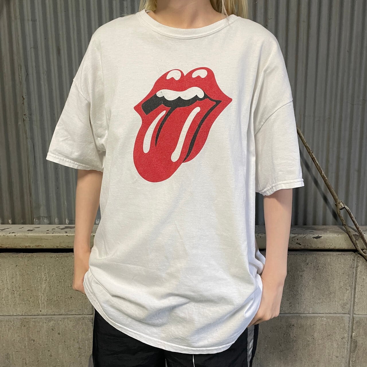 ローリングストーンズ　ROLLINGSTNES バンドTシャツ　ロゴプリント