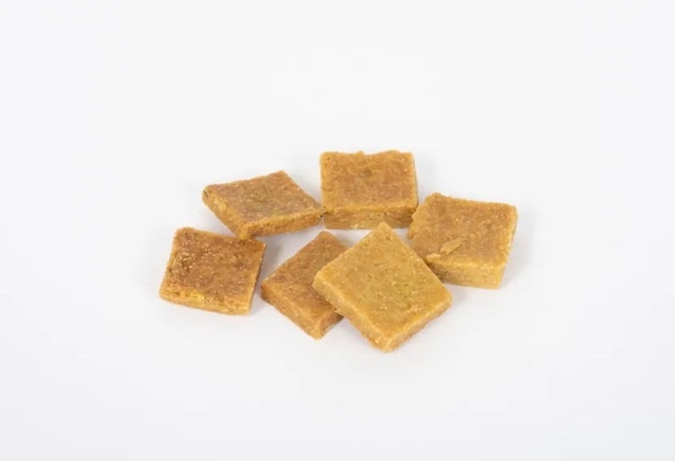 【THE DAYS】四角いボーロ ヴィーガンドッグトリーツ　オートミール&ビーツ