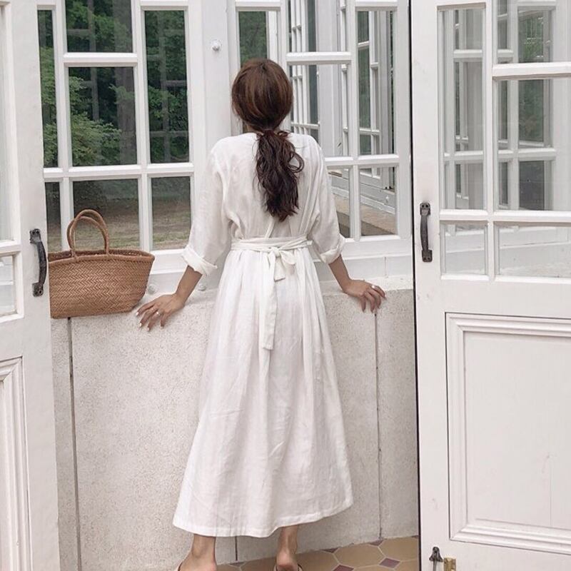 Vネック フロントボタン シャツ ワンピース シャツワンピース ロング ロング丈 マキシ マキシ丈 アンクル丈 袖あり 長袖 ロールアップ袖 襟なし フレア ウエストリボン 前開き かわいい 大人可愛い きれいめ シンプル カジュアル 大人 上品 おしゃれ 大人女子 こなれ感 シャツワンピース ロング シャツ ワンピース マキシ丈 ロング丈 V