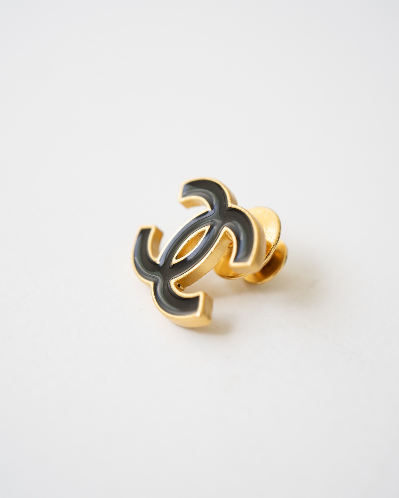 〈CHANEL〉CC Mark Badge 2002AW