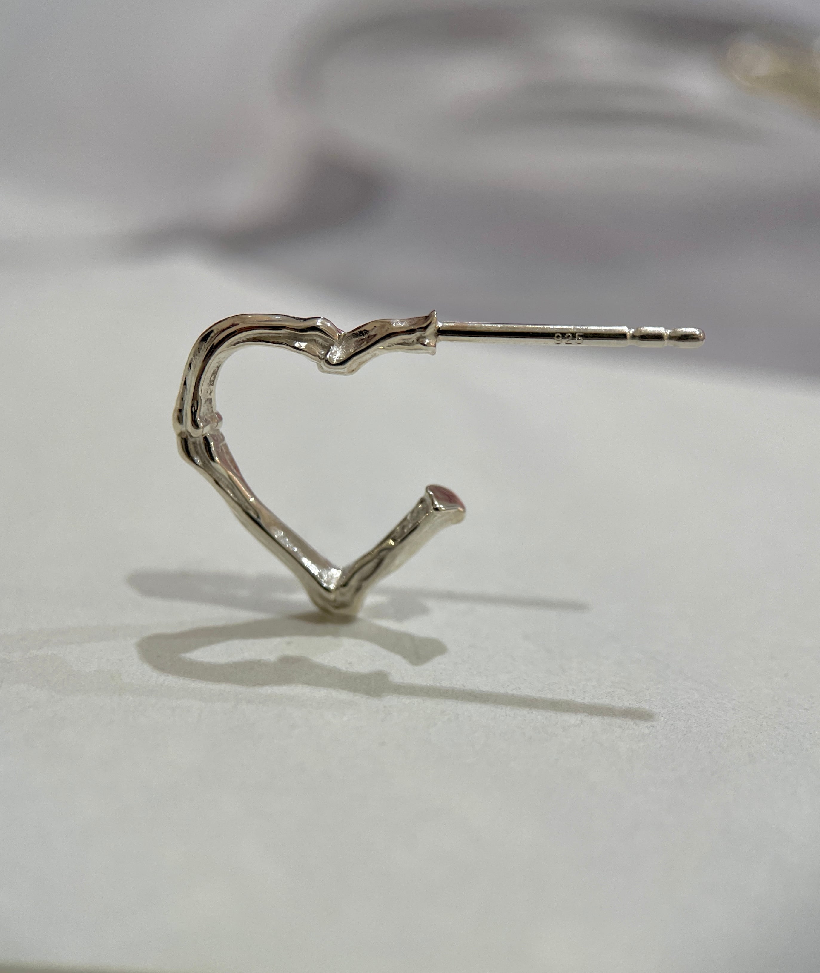 bone heart hoop EarringSILVER925 片＃1826-sv 骨とハートのフープ