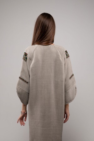 ウクライナ刺繍ヴィシヴァンカ クロスステッチ　手刺繍　ワンピース　麻　レディース・フリーサイズ