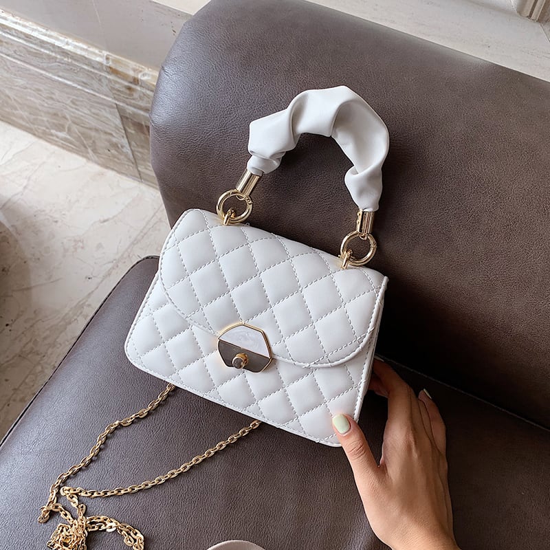 Xiaoxiangfengレディースバッグ2020新しいトレンディなワイルドダイヤモンドチェーンハンドメッセンジャーバッグネット赤小さな正方形のバッグ Tiancai_Wing_Bag7227664