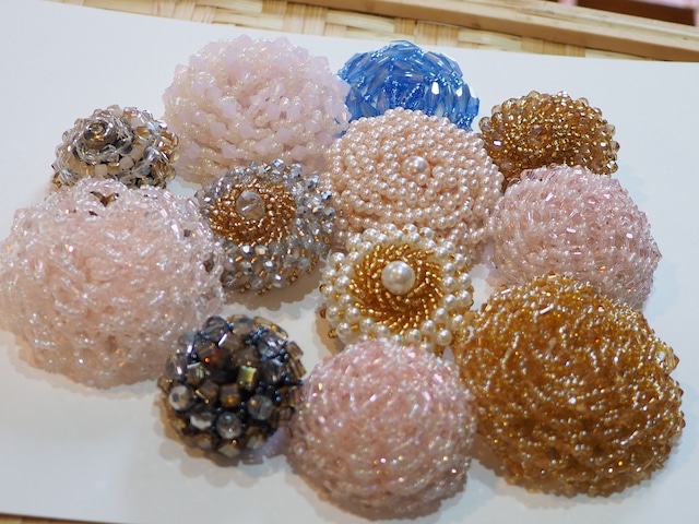 ビーズボタン　1個