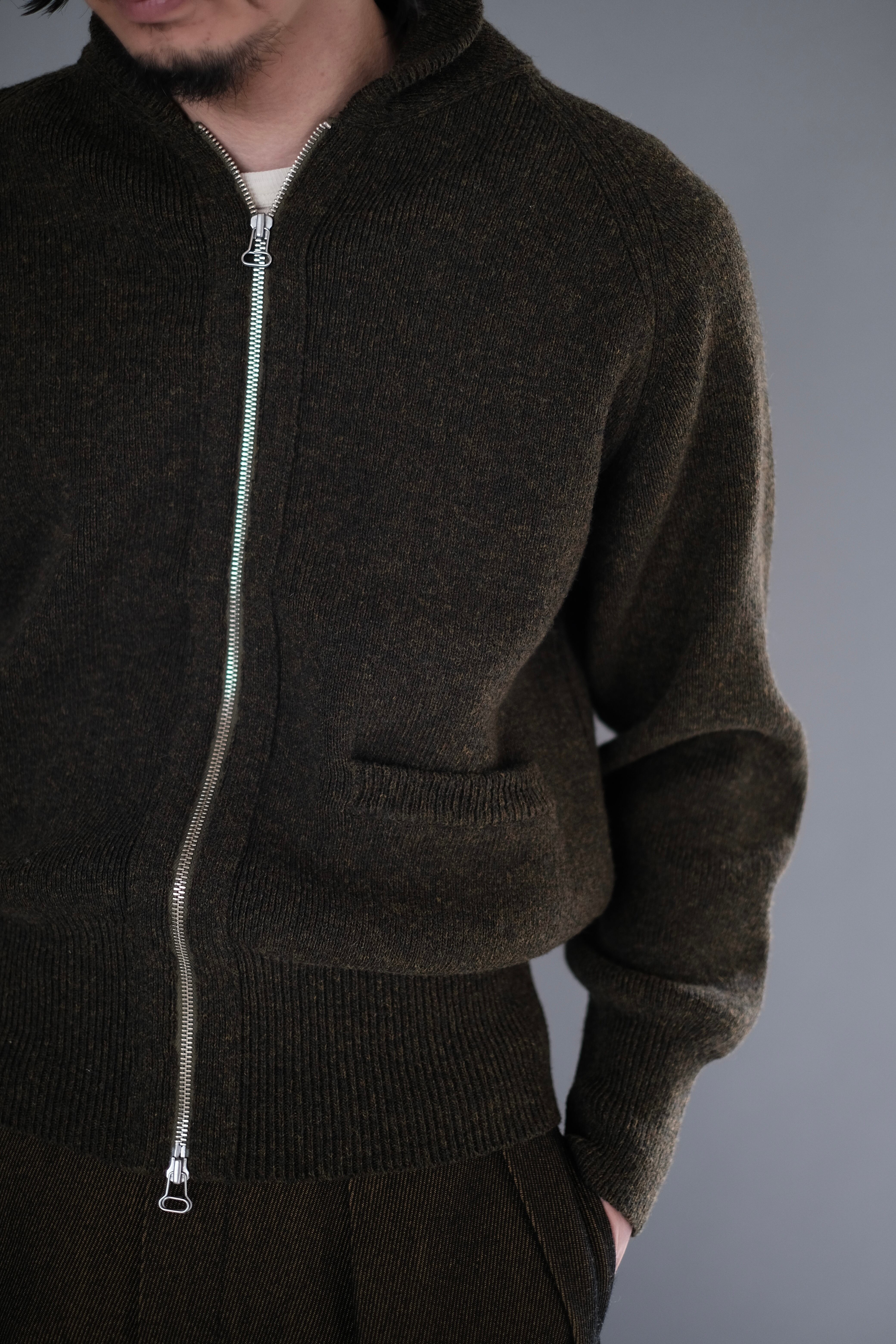 SLOPESLOW / Hard twisted shetlandwool type C-2 
