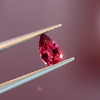 レッドスピネル 7.4x4.7x3.1mm,0.70ct, ベトナム産