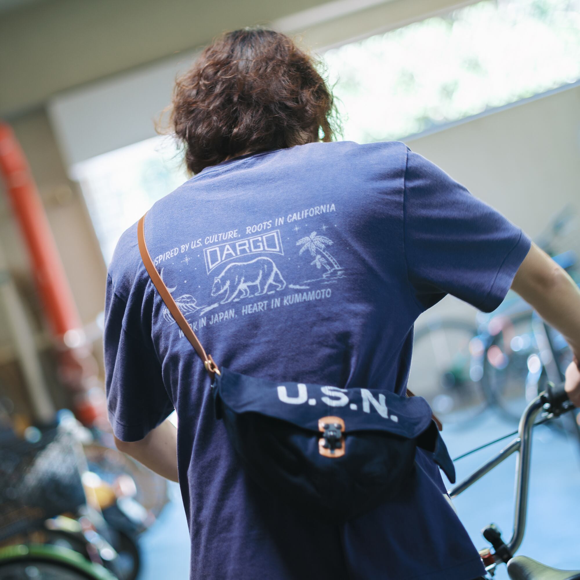 4/17（金）
Moon Logo T-shirt発売開始！
