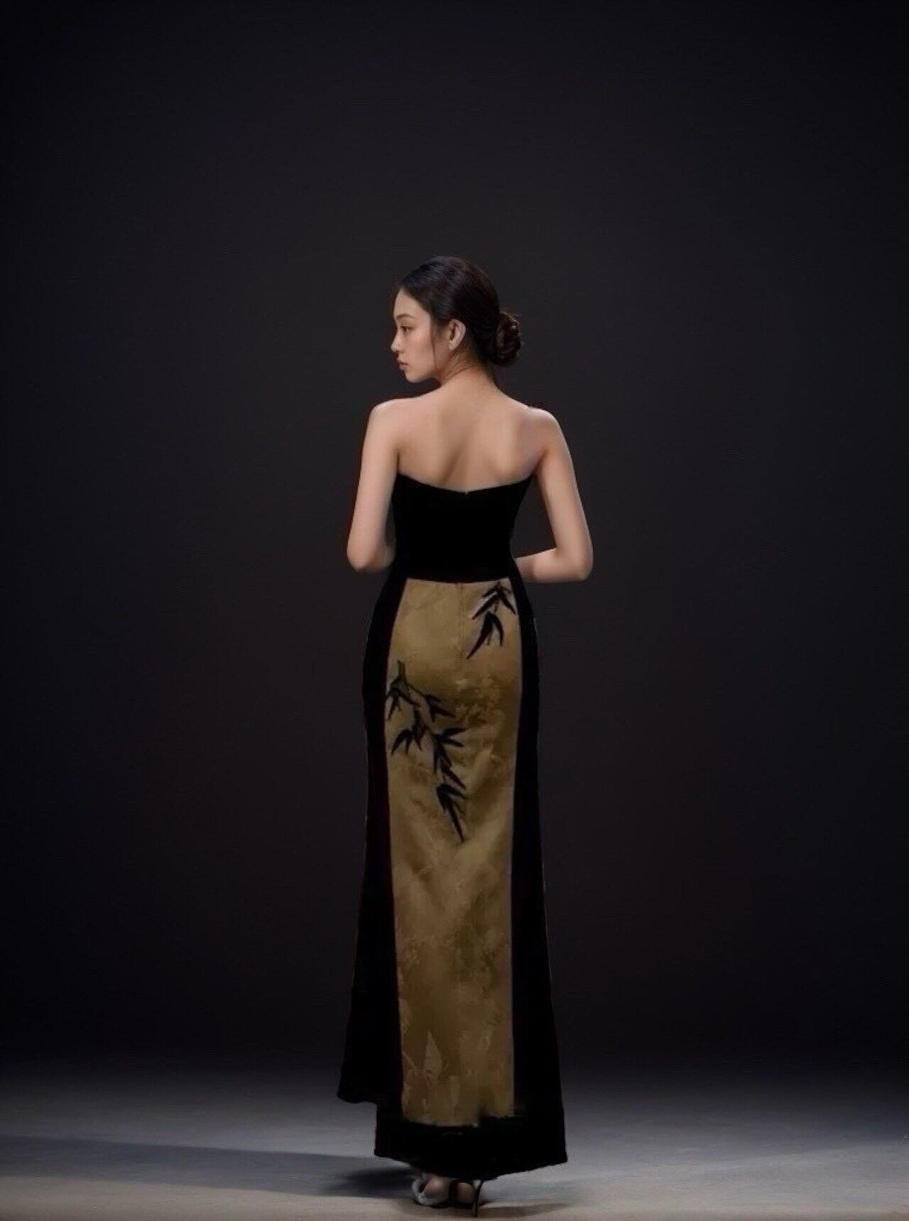 Golden Black Bamboo/ ワンピース パーティー ロング ストラップレス 細身 アジアン エレガント 存在感 竹柄 黒