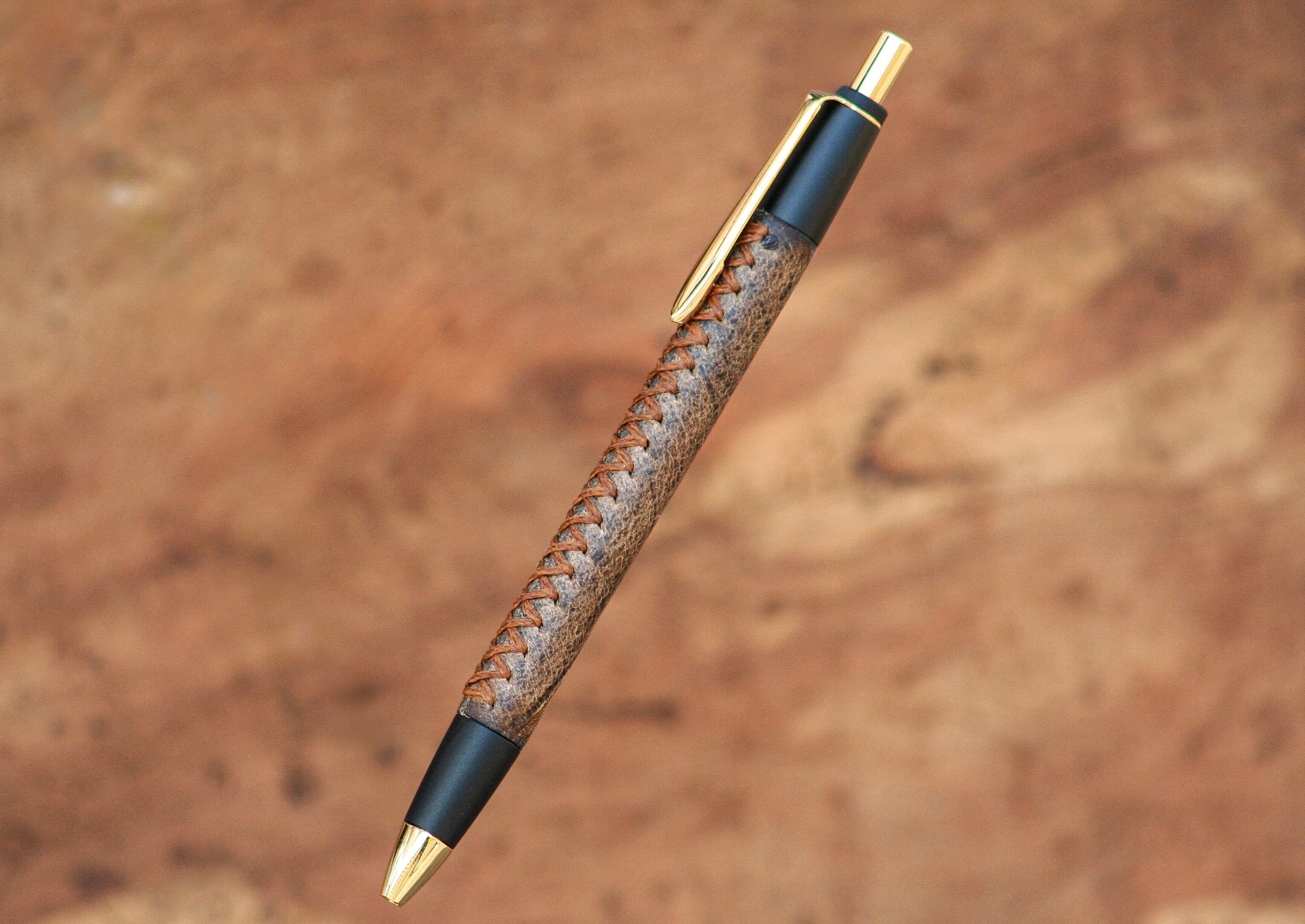 2革軸ペン　ゾウ　グレー 2革軸ペン ゾウ グレー 2革軸ペン ゾウ グレー