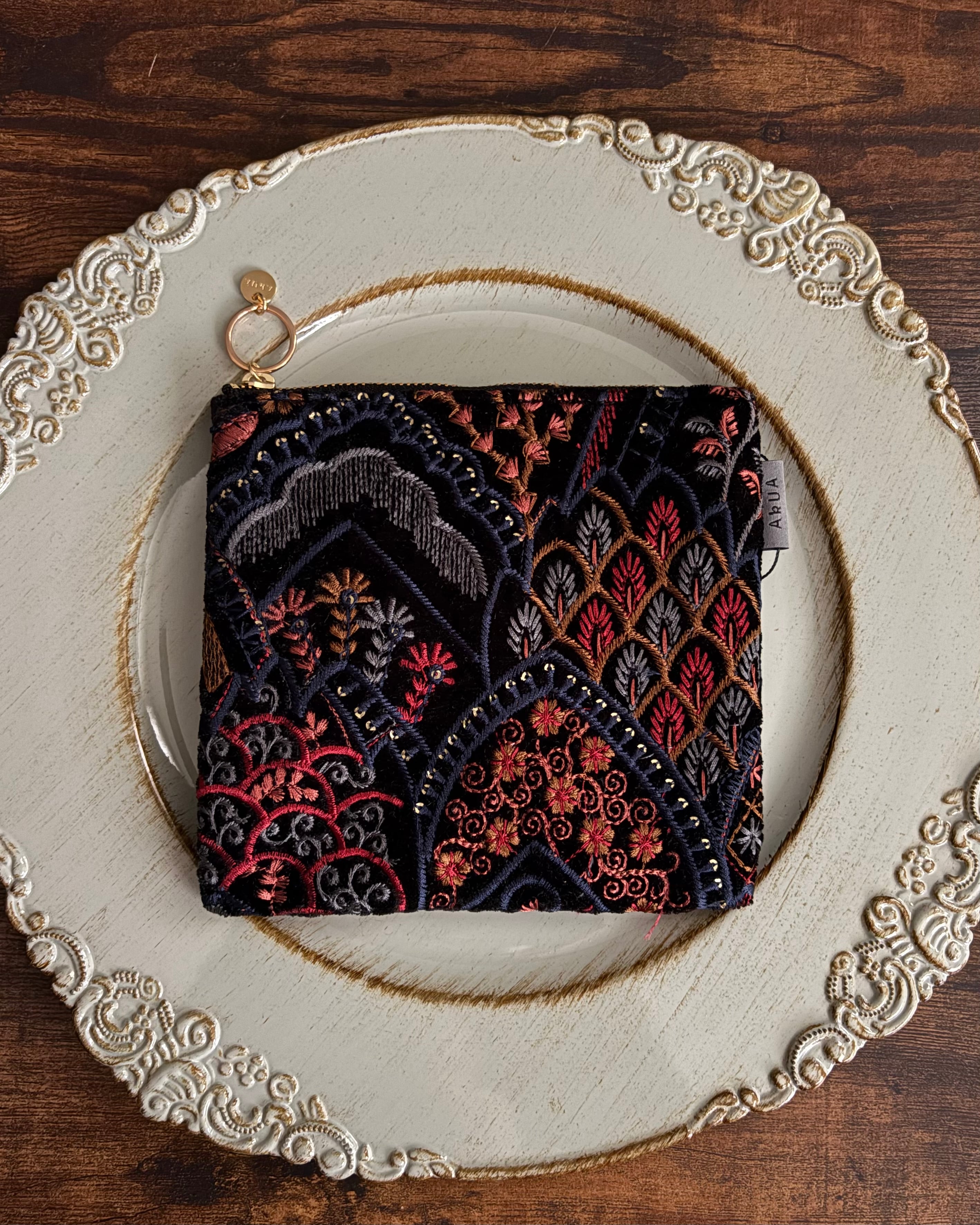 スクエアポーチ