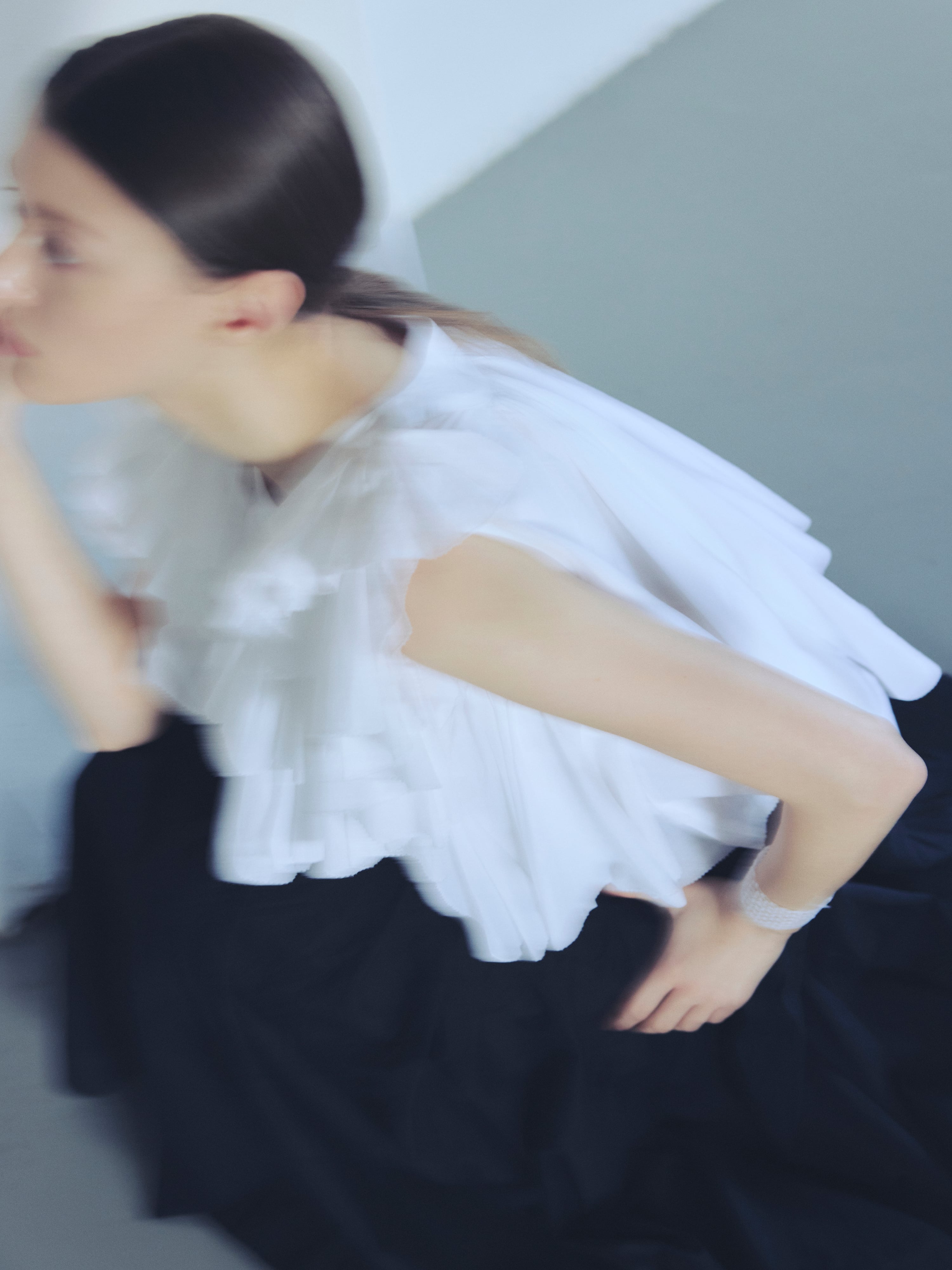 AAYUSHI ペプラムラッフルTシャツ 大草直子さんご紹介アイテム AAYUSHI