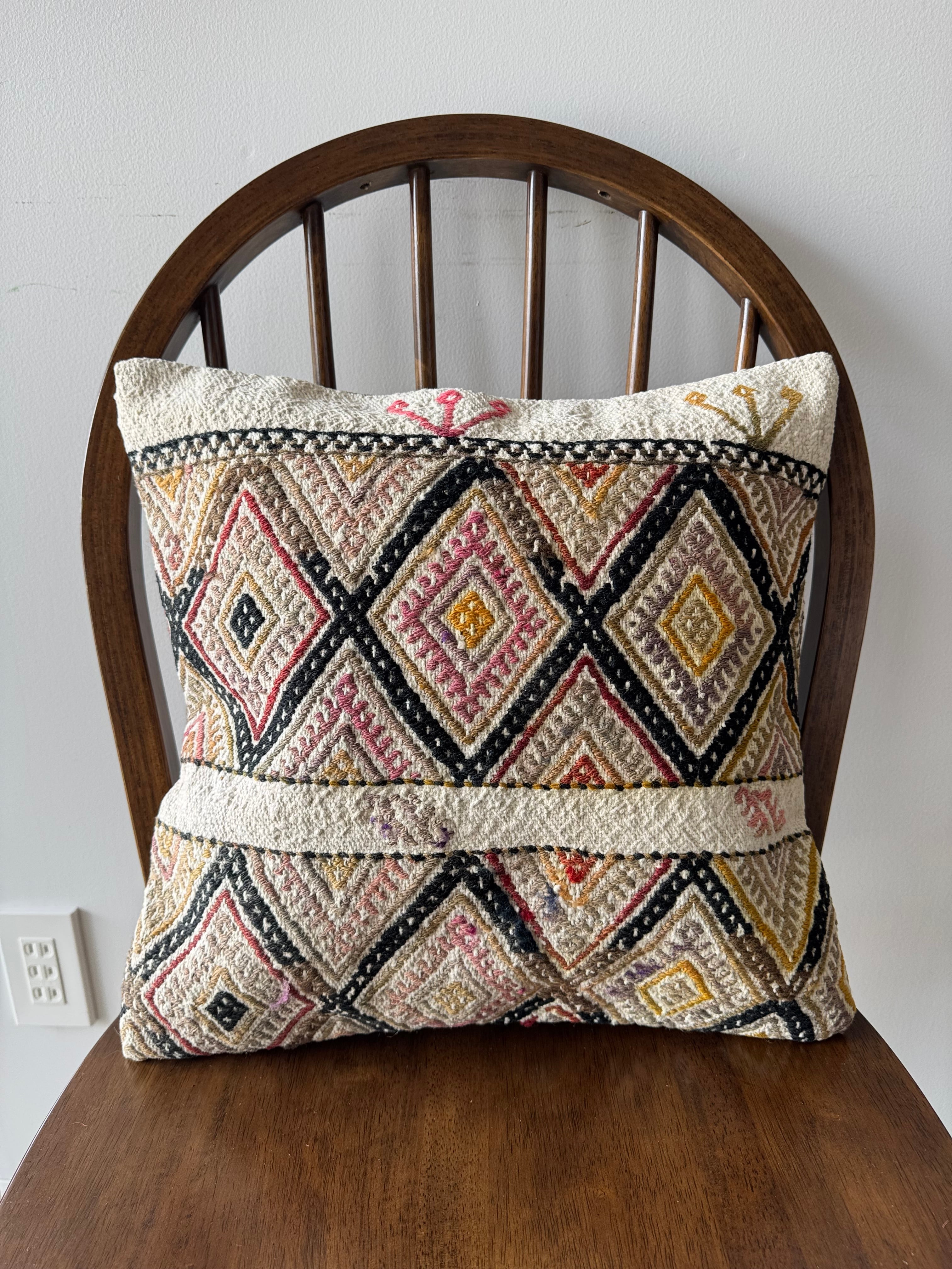 Antiques&Crafts880