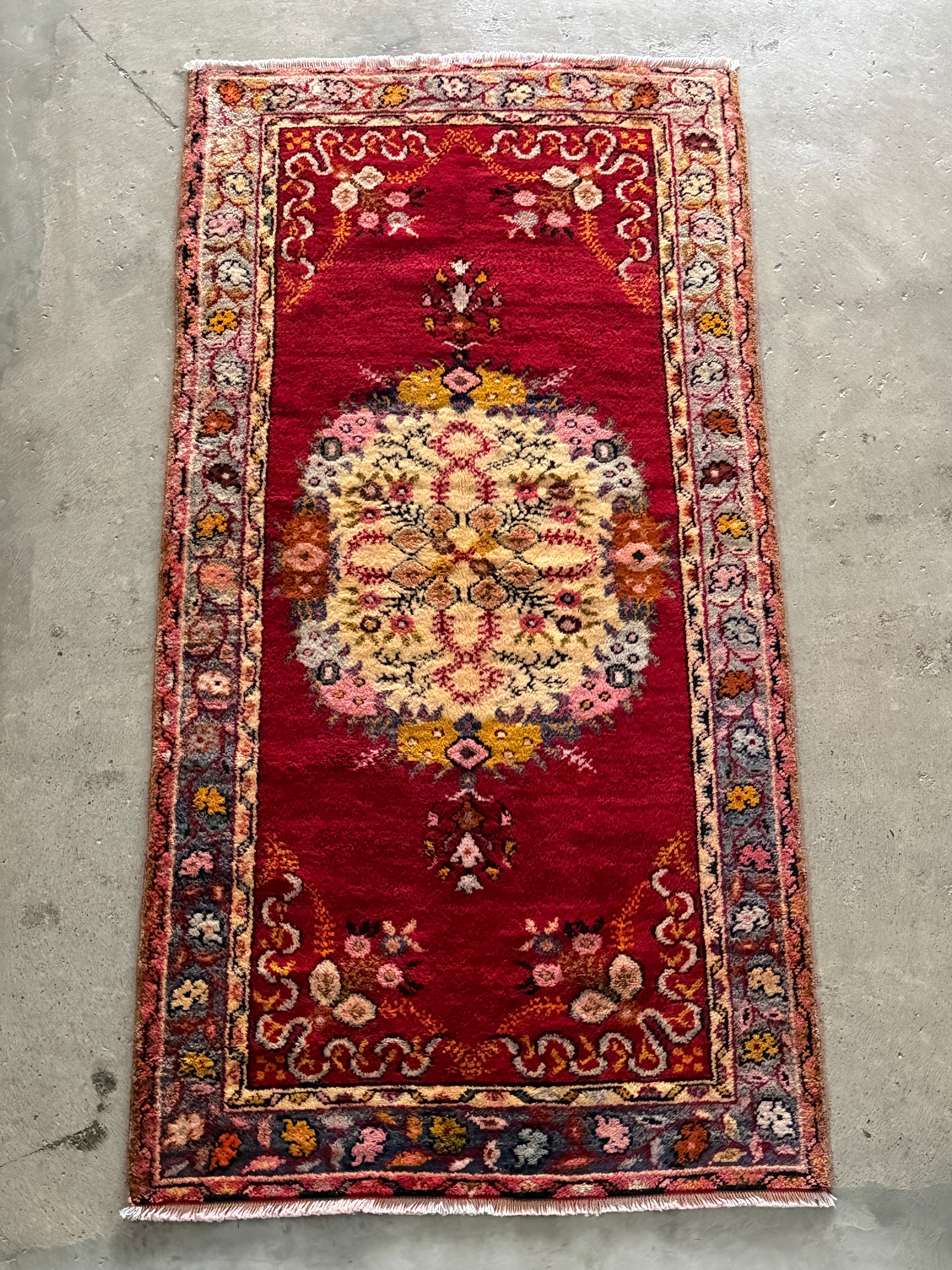 トルコ製】ヴィンテージラグ／赤×アイボリー（162cm×280cm