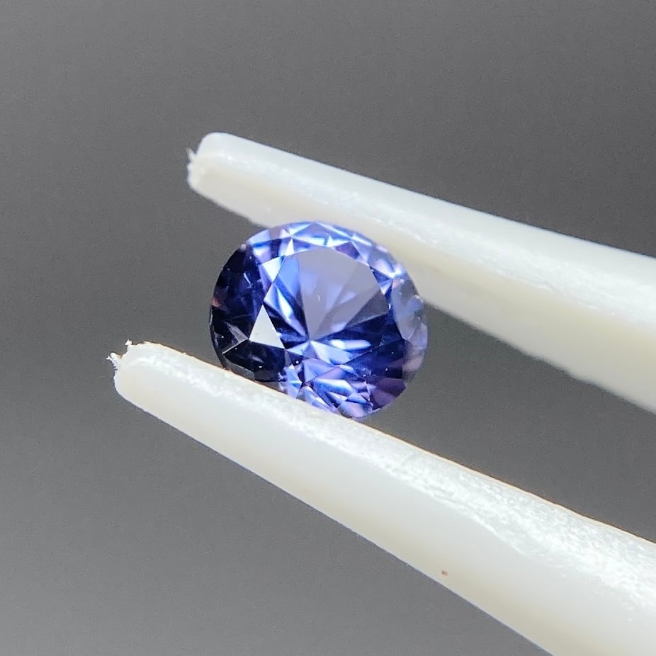 丸いスピネル 約3.3*2.3mm r-0617