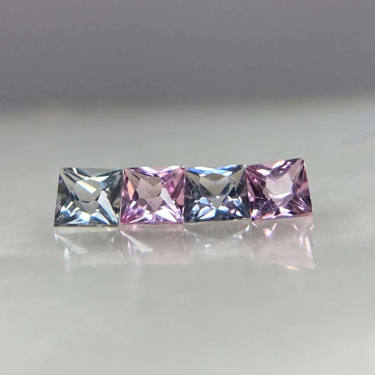 四角いスピネル メレセット 約2.1-2.2mm r-0580