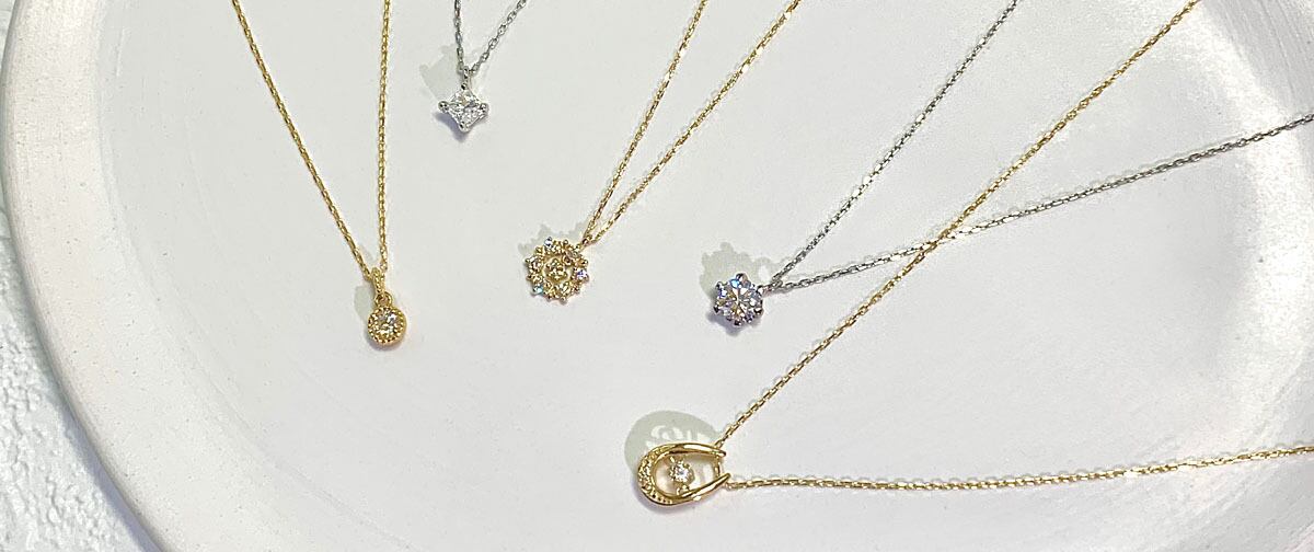 5つの花びらをデザインしたダイヤモンドネックレス 40cm K10YG