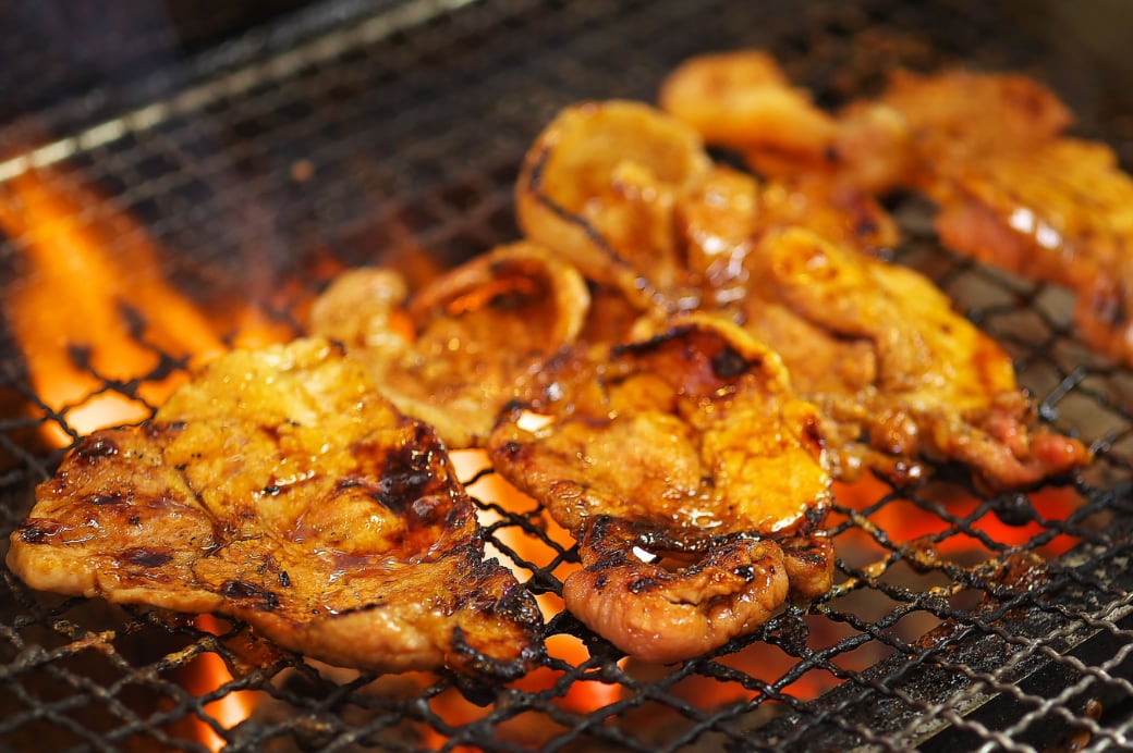 炭火で香り立つ