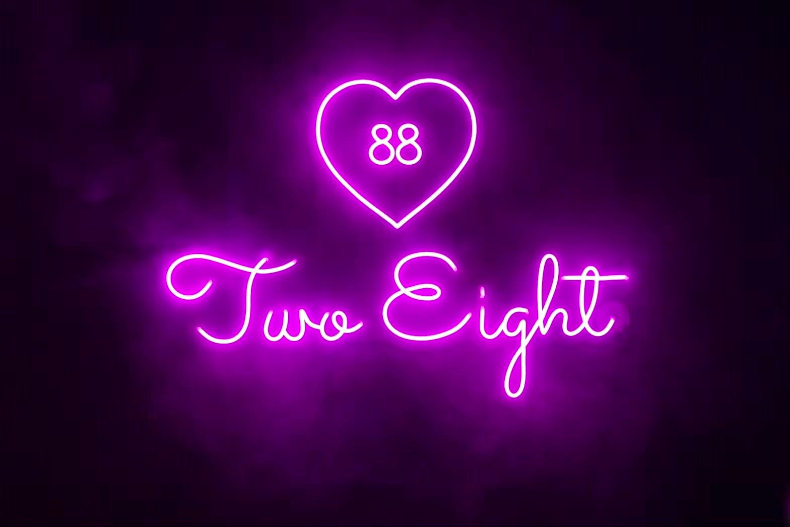 【Cafe&Bar Two Eight】サキュバスコンカフェ