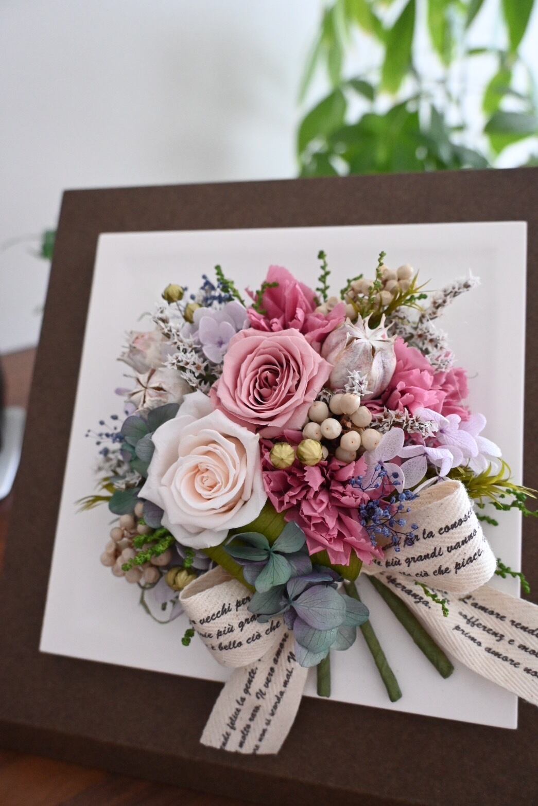 花束のフレームアレンジメント　