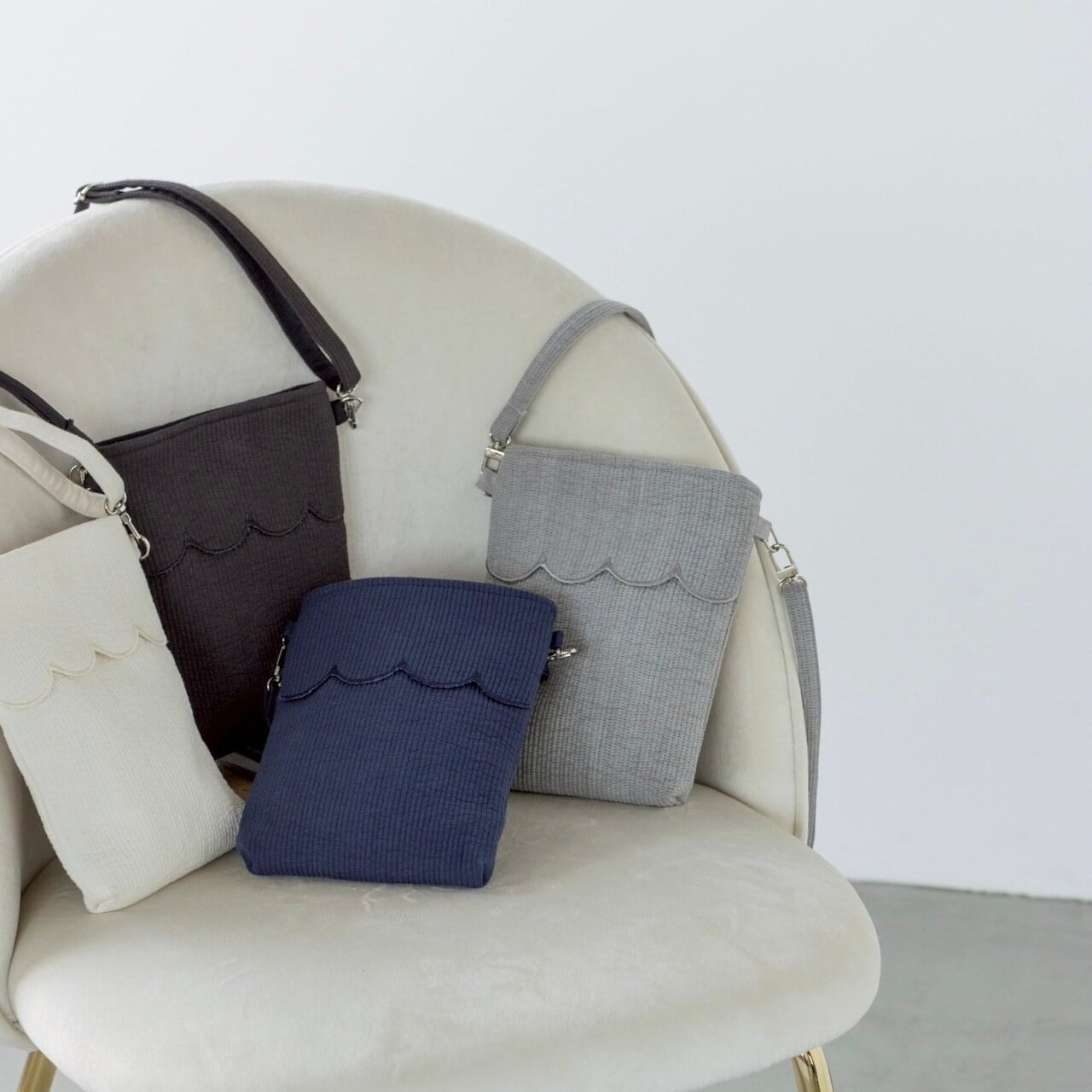 Nubi【Poche】Scallop ポシェ スカラップ
