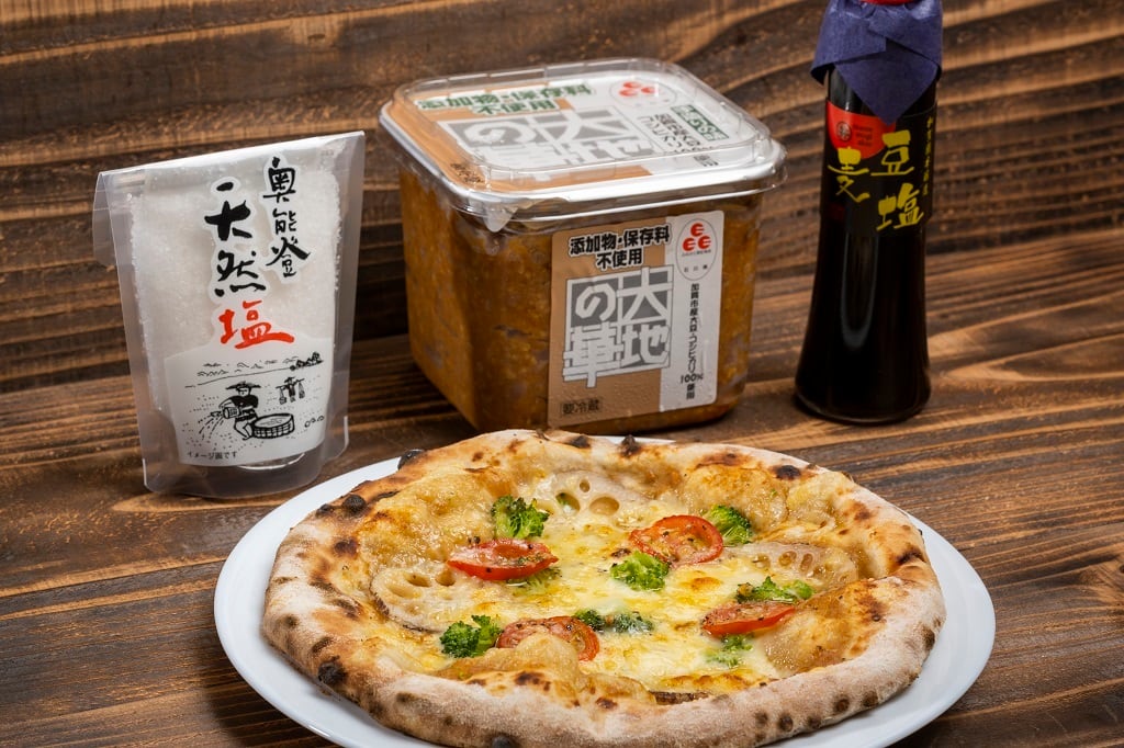 ●みそ・塩こうじ・しょうゆベースの
　ヘルシーな和風ピッツァ