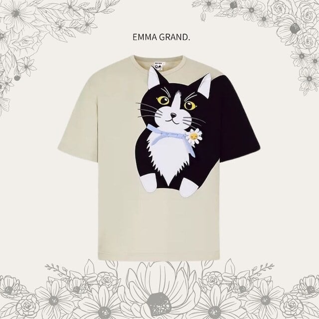 黒猫とデイジーのひだまりTシャツ