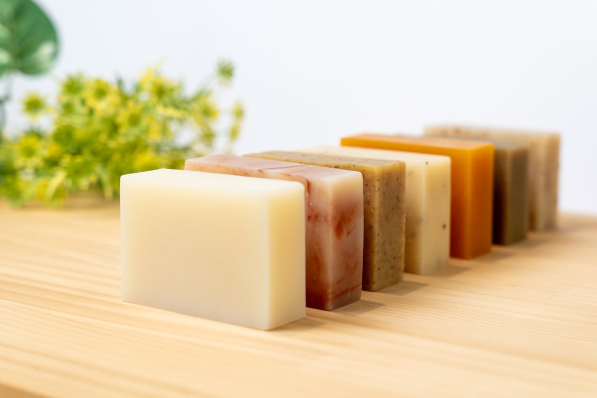 【価格改定・送料変更のご案内】　　いつも、せっけん工房エステルをご利用いただき、誠にありがとうございます。

原材料や包材等の価格高騰に伴い、
誠に心苦しいのですが 
2026年3月より石けんの価格を改定させていただくことになりました。