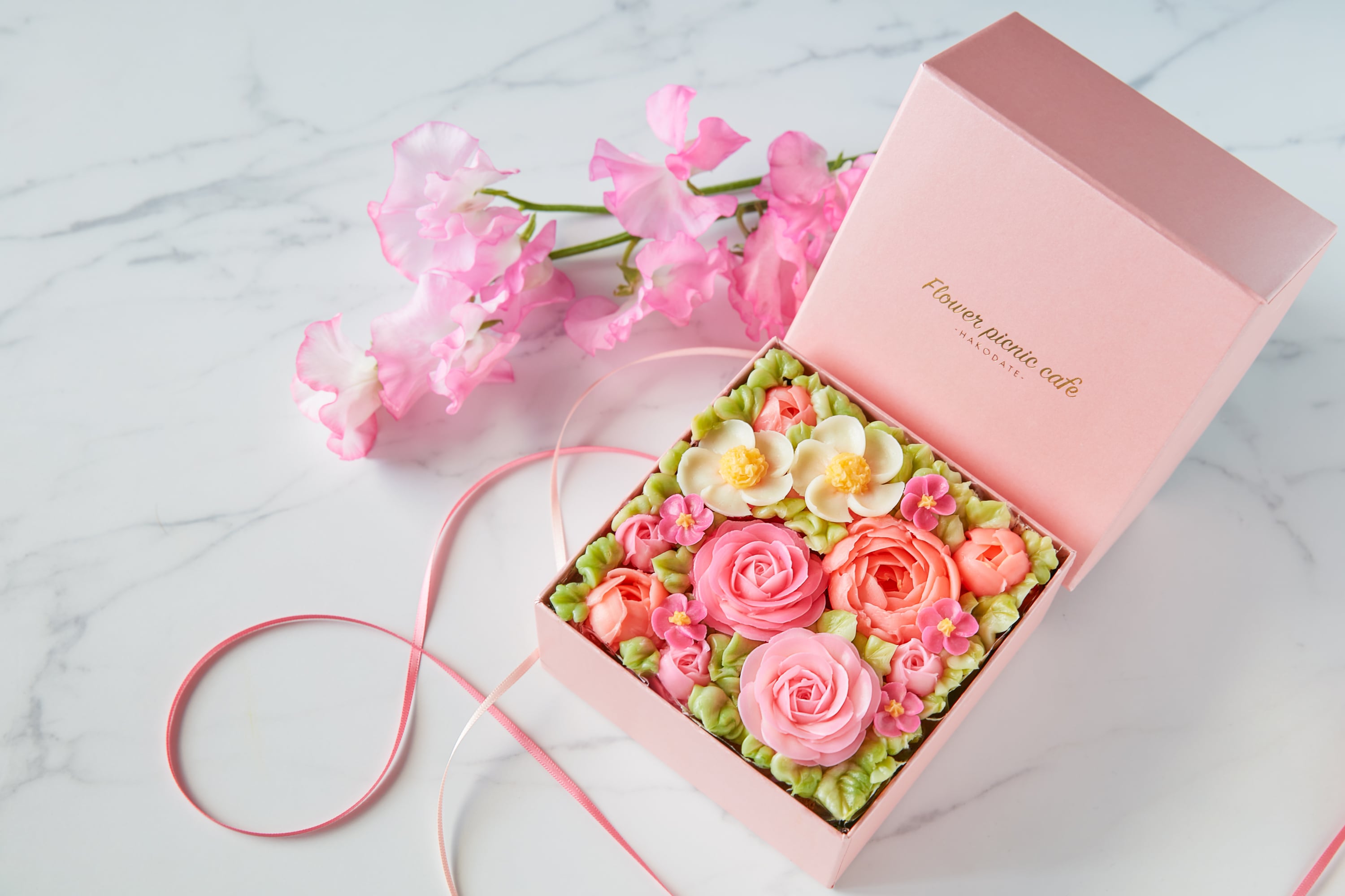 １:ボックスフラワーケーキ<br>
✿Box Flower Cake✿