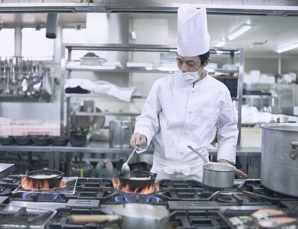 料理長の監修と、手に取れる場所。