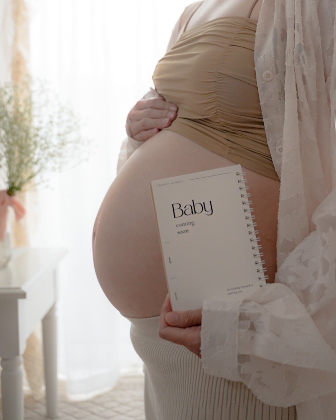 Baby monthly journal
0歳の12ヶ月を、月に１度だけ記す育児ノート。瞬く間にすぎていくかけがえのない日々を、この一冊に、ぎゅっと。