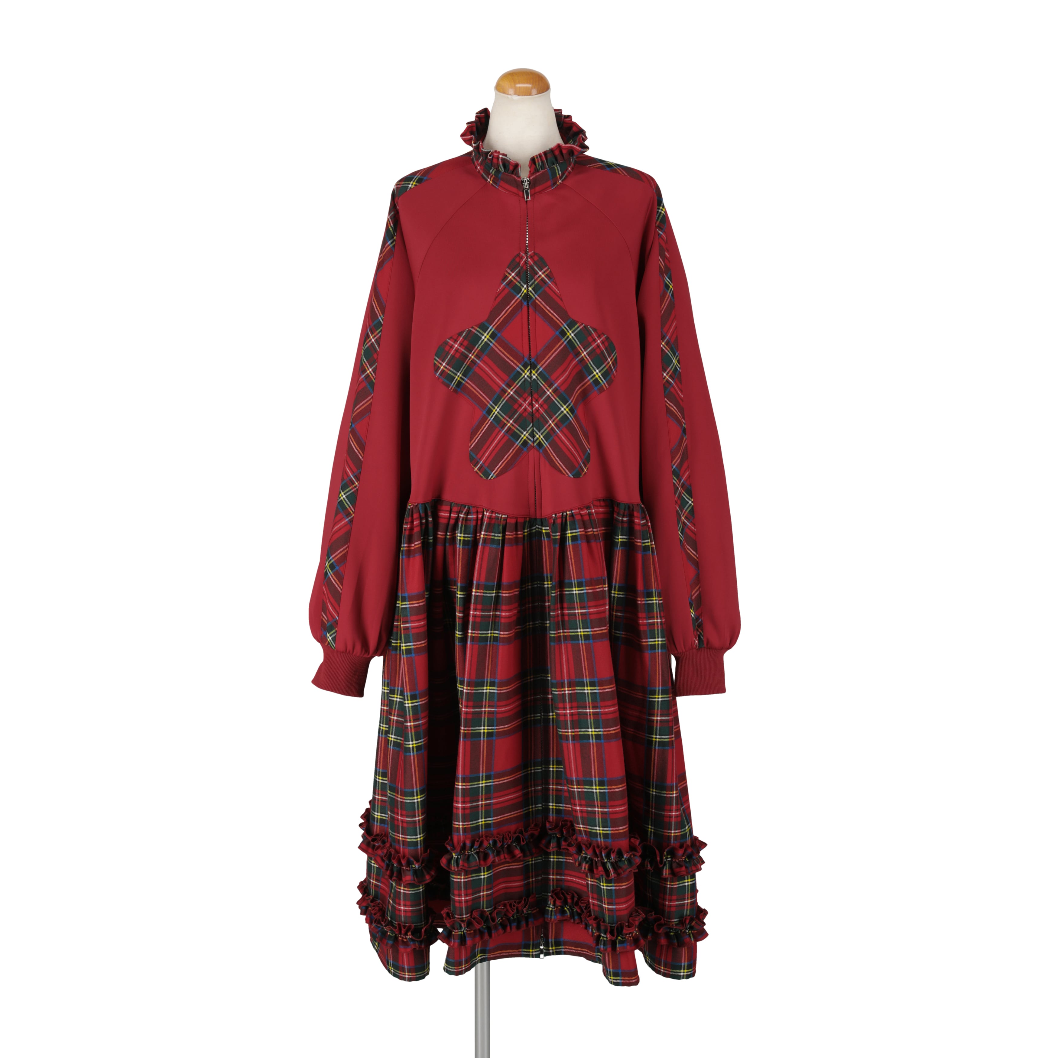 新作のスタートラックフリルワンピースの予約を特別価格で受付中。詳細はこちらはをタップ。