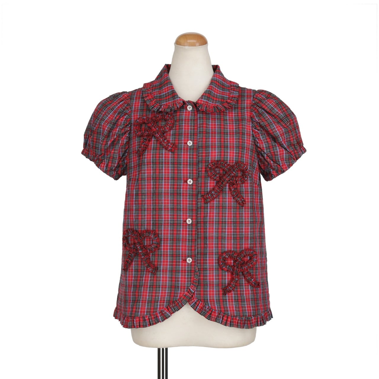 新作のリボンデコレーションブラウスの予約を特別価格で受付中。詳細はこちらはをタップ。