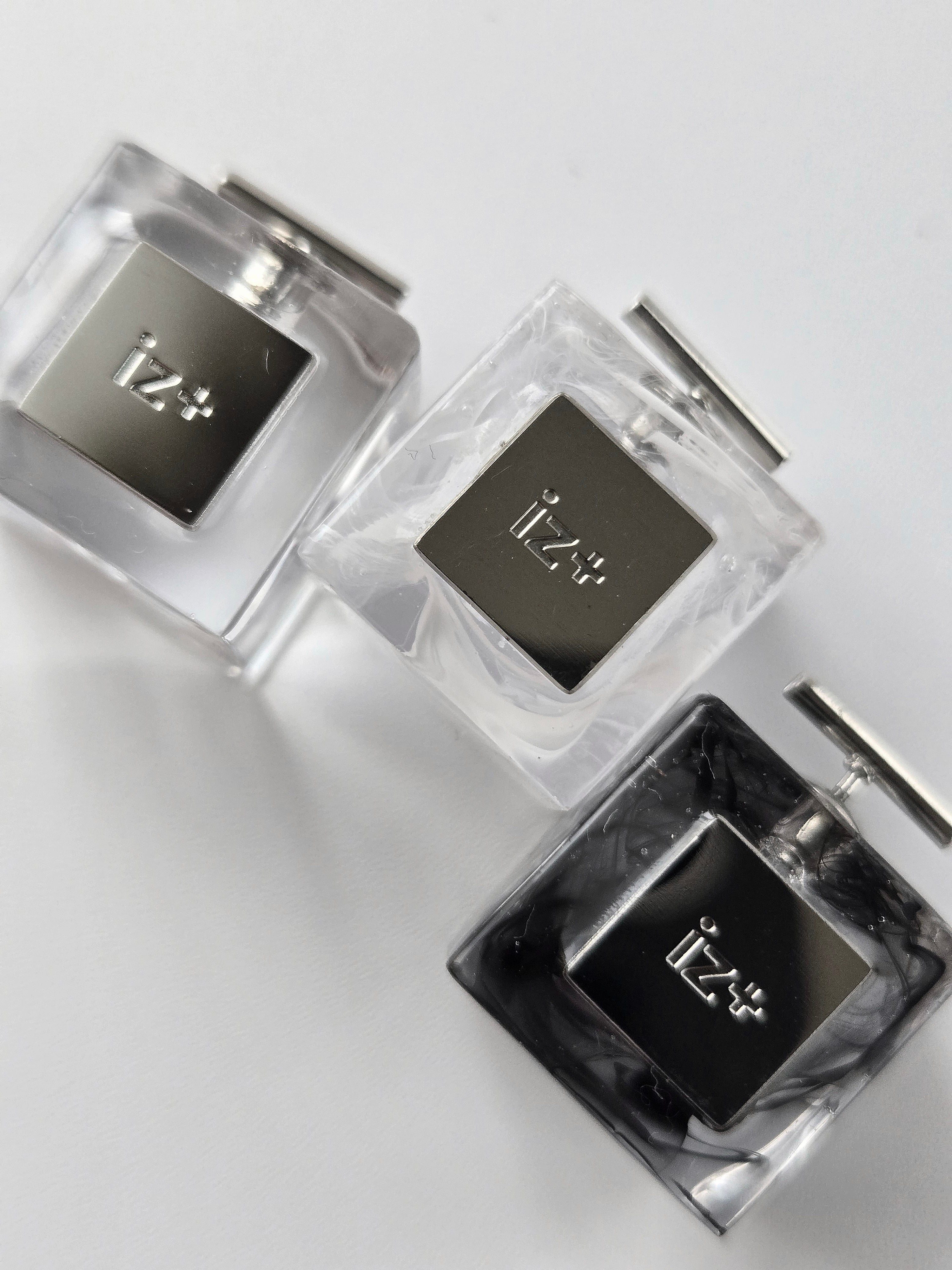 PERFUME CUBE.
