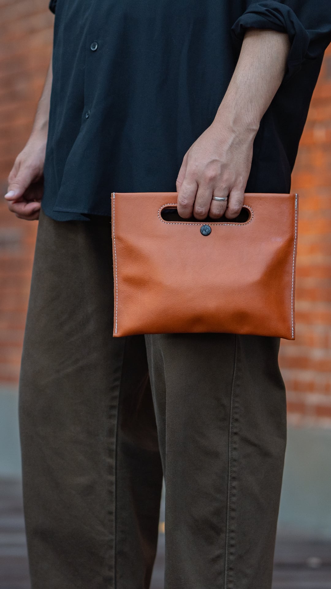 新品未使用　 KC,s ケイシイズ 牛毛皮 ハラコ スマホケース ページリニューアル】KC's(ケーシーズ) 牛革製カードケース