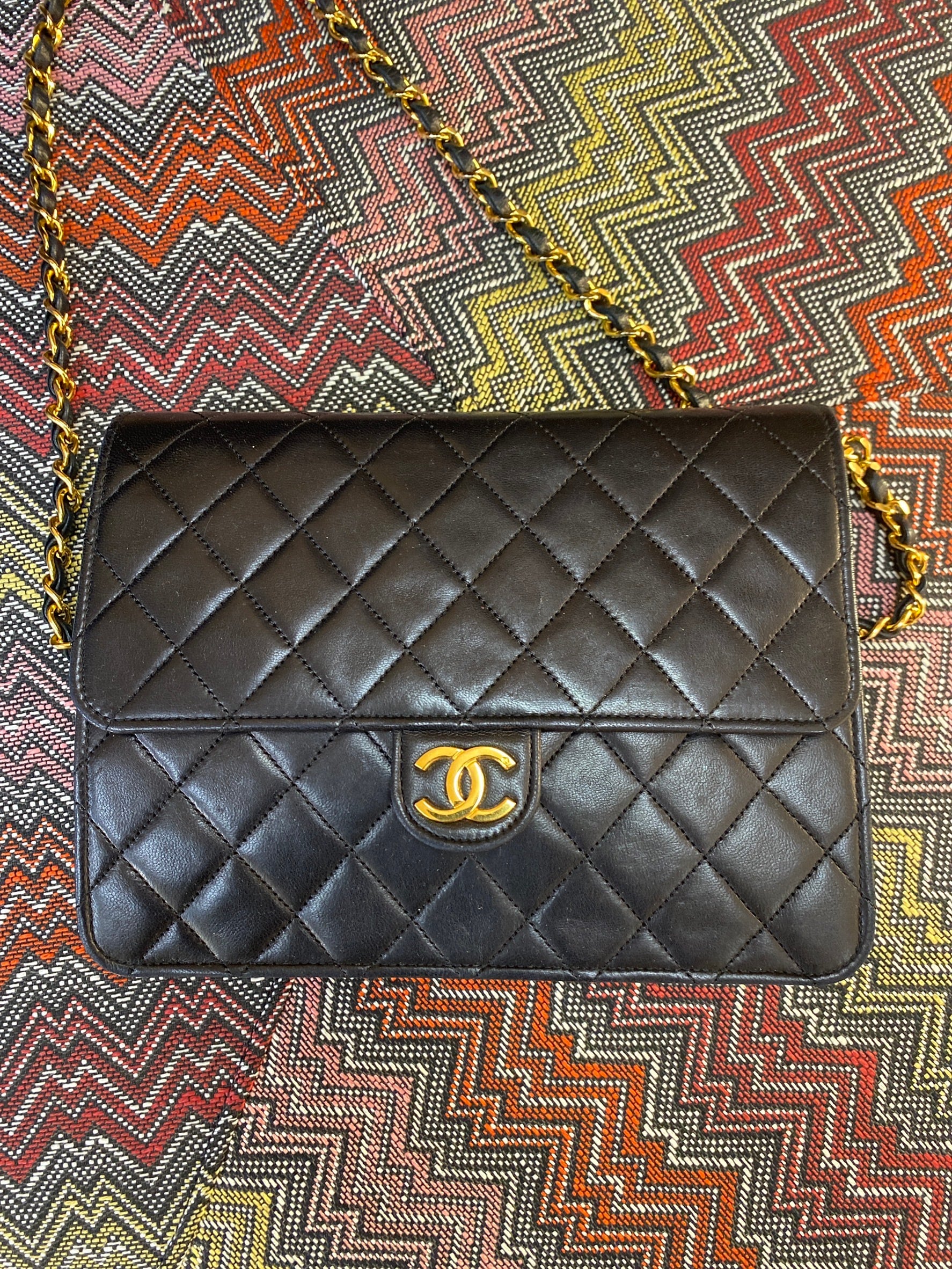 CHANEL<br>
ショルダーバッグ