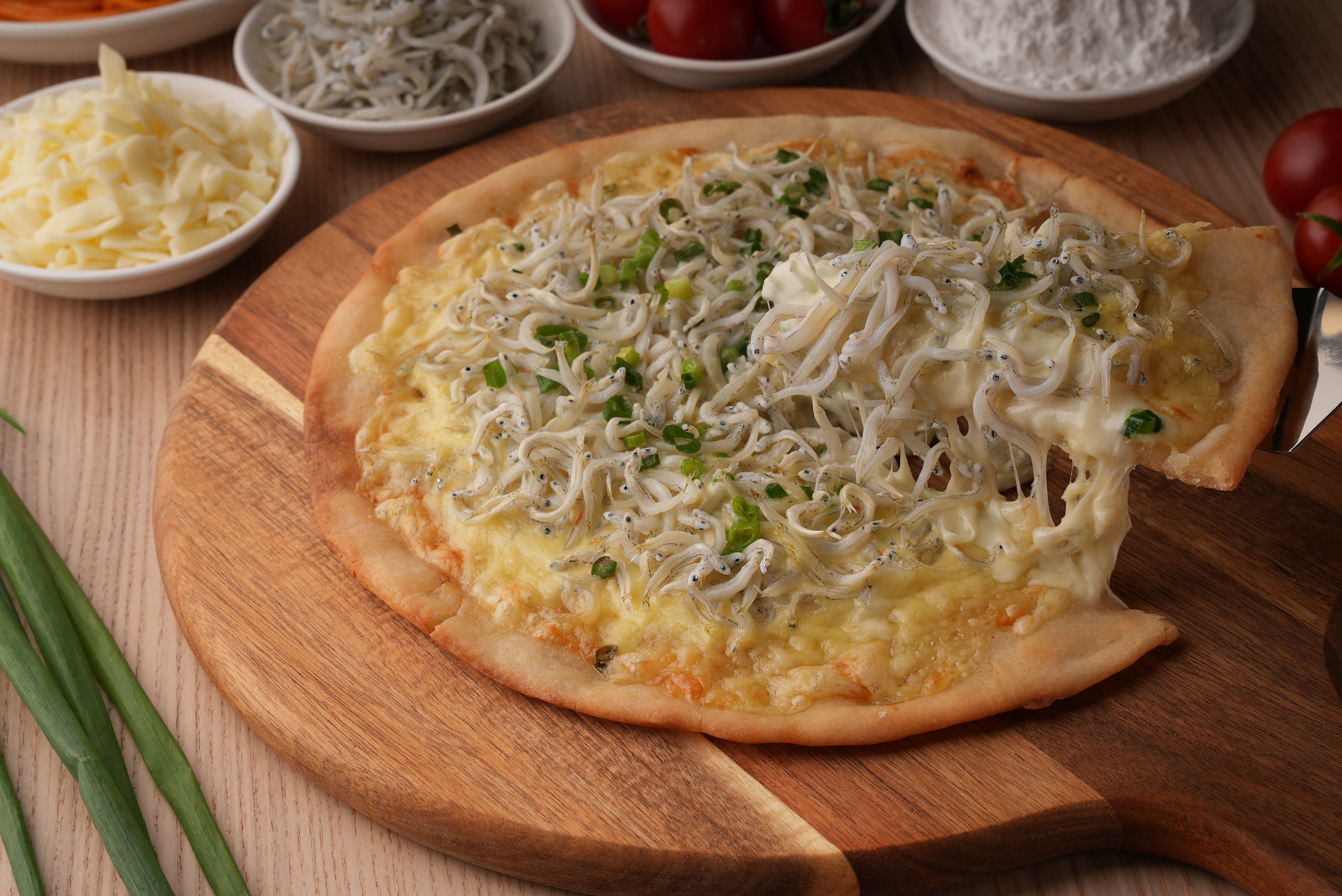 和田島産釜揚げしらす米粉ピザ（グルテンフリー）