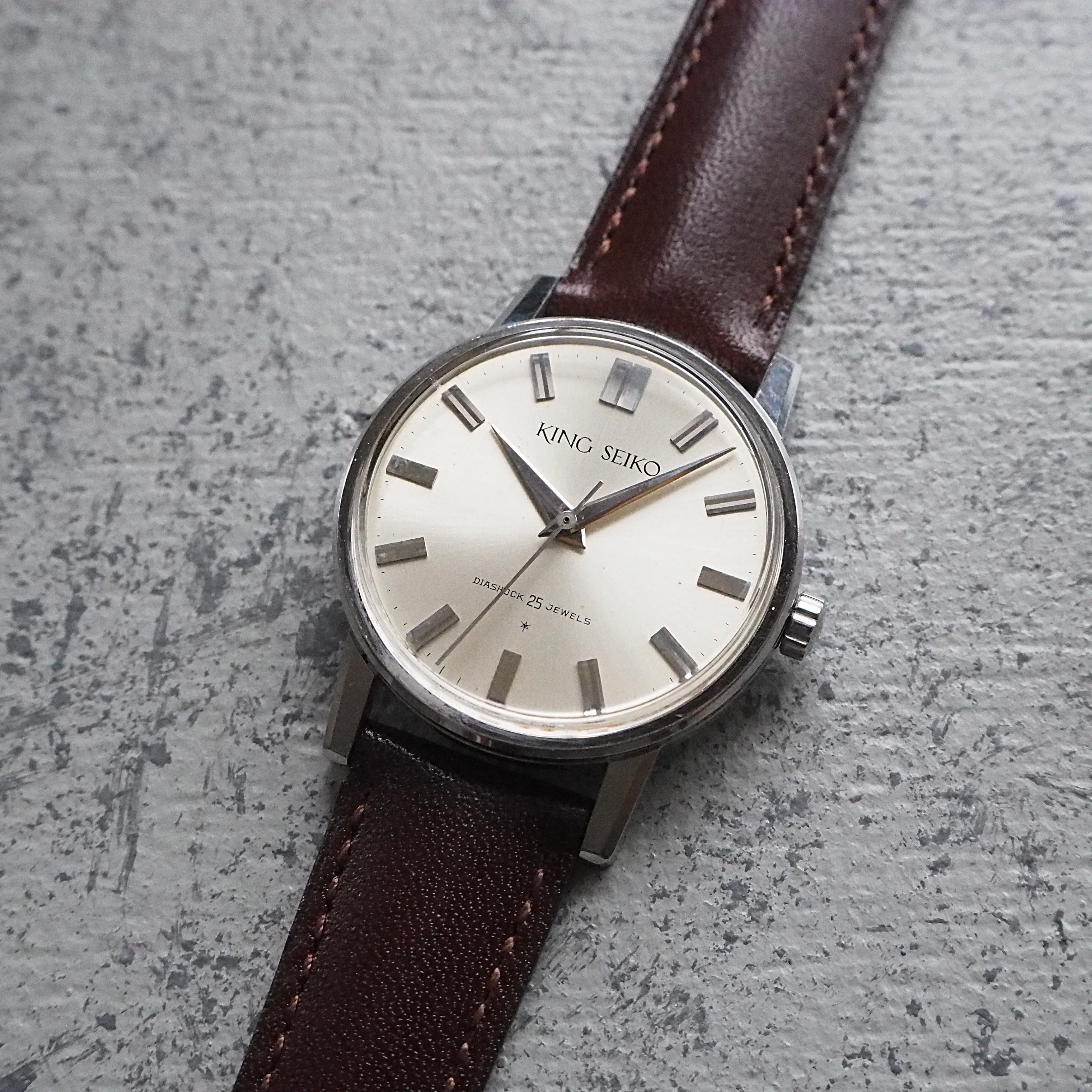 L o'clock