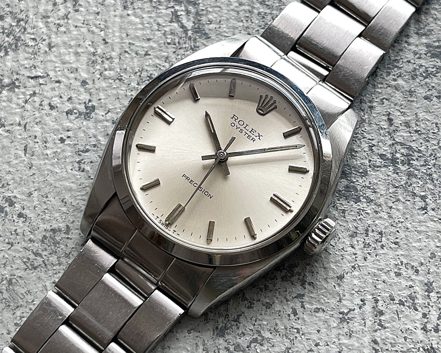 L o'clock