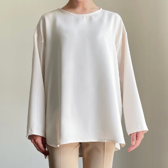 ダブルフェイスサテンブラウス／オフホワイト