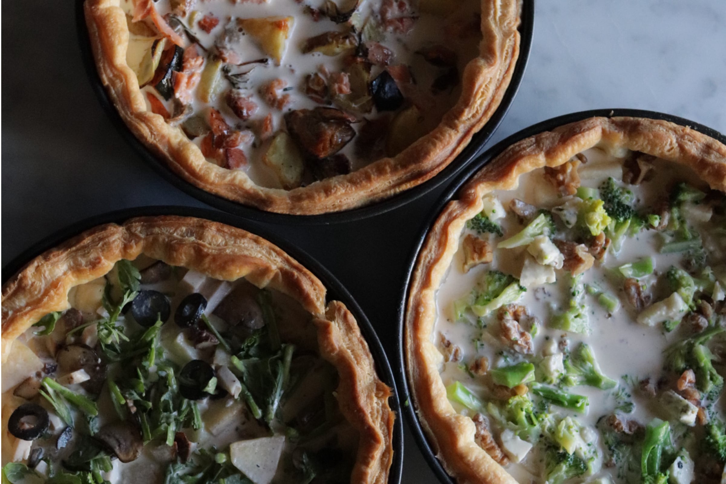 三毛猫とキツツキ