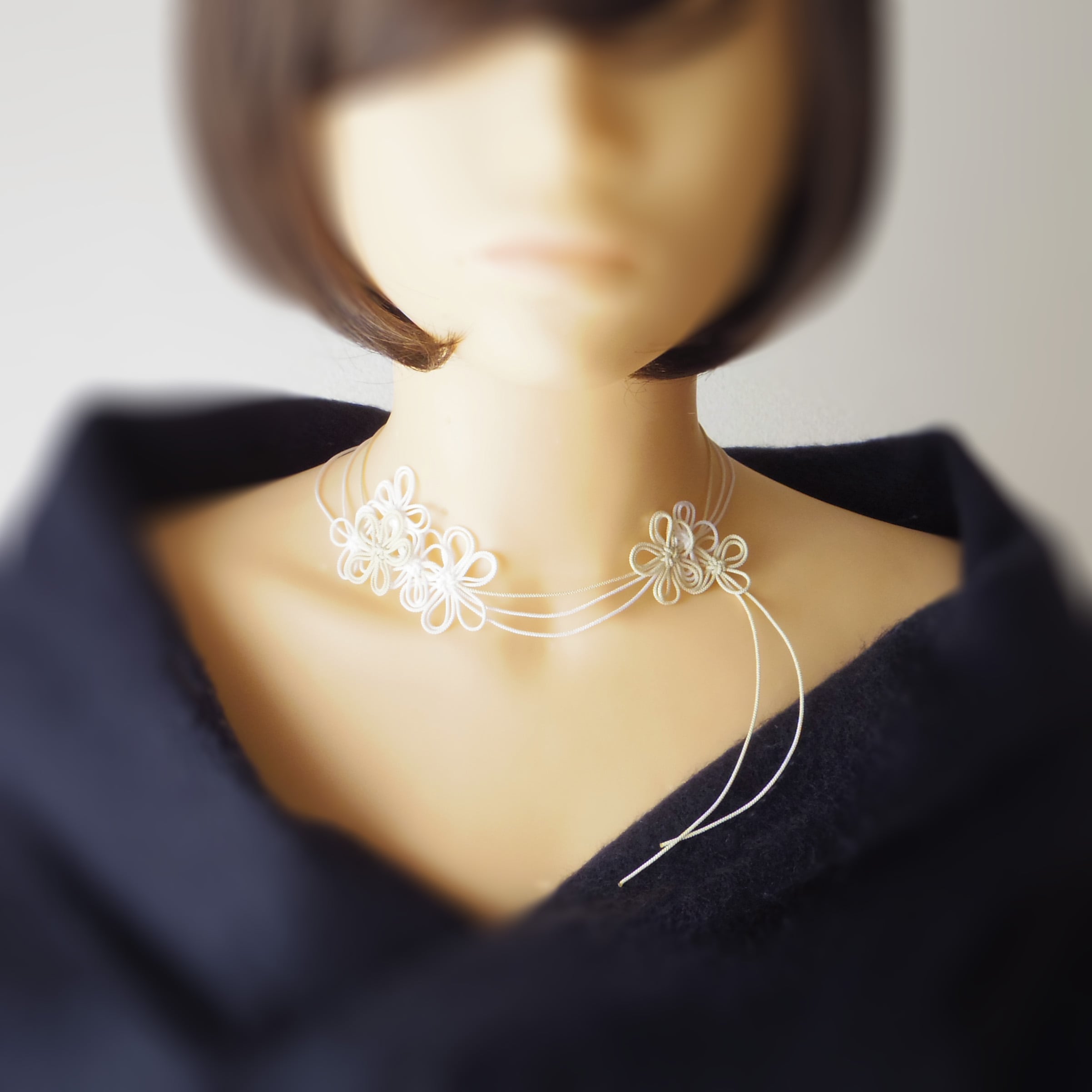 2026.1.19. up
チョーカー「爛漫と誇」（アイボリー×白）