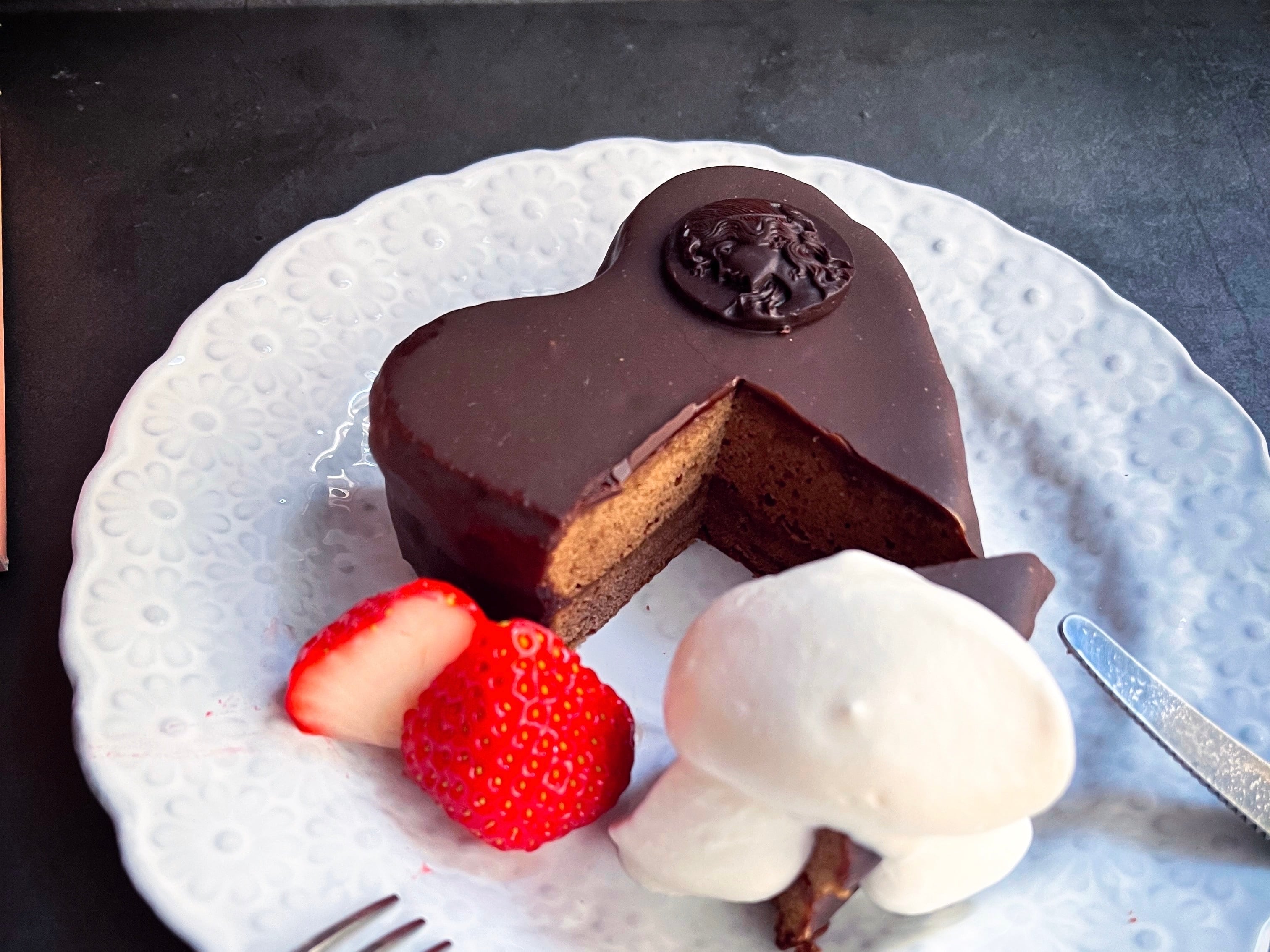 ハートのザッハトルテ