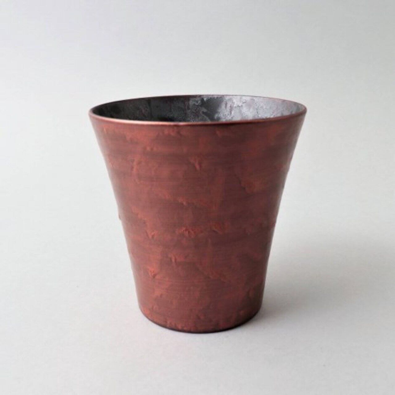 黒サビ絞り 雲赤 反りカップ(L)