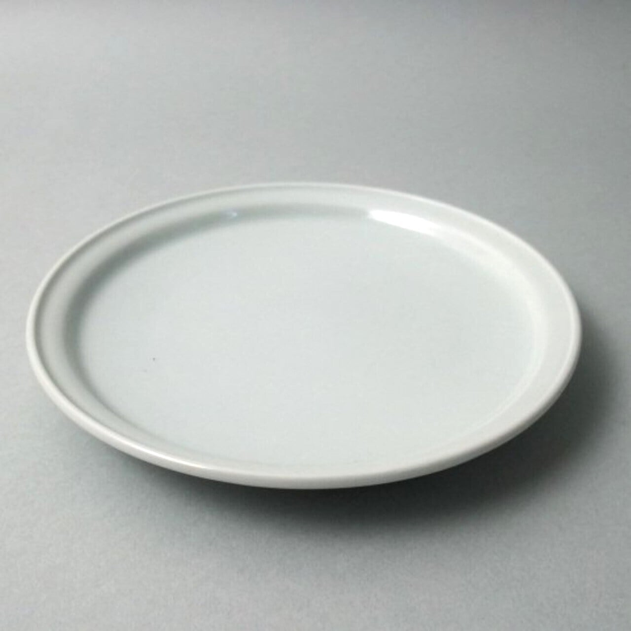 灰釉新円渕 6寸皿 (18.5cm)
