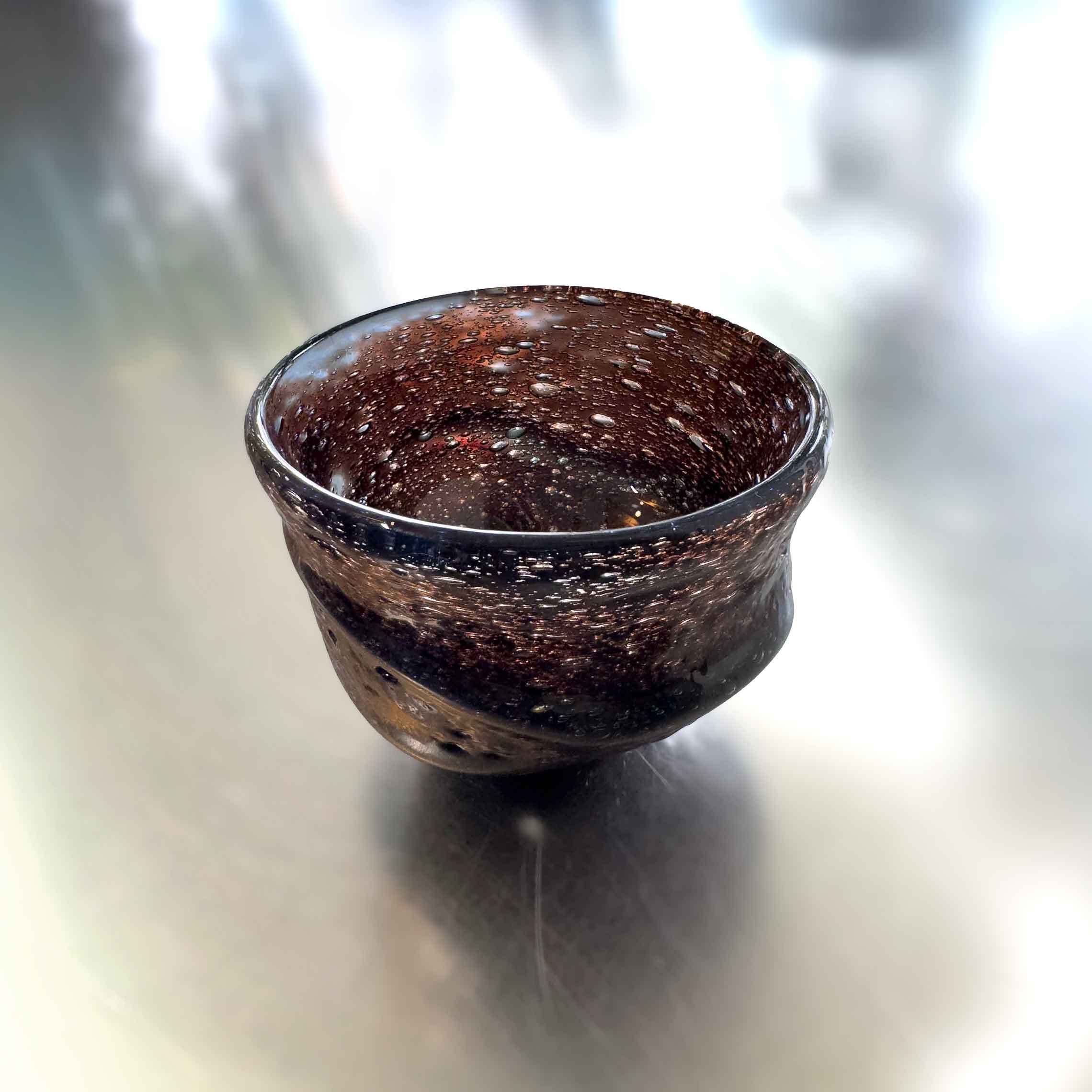 琉球ガラス　黒金皿セット 琉球ガラス】と【やちむん】沖縄の器 | 琉球民芸センターオンライン