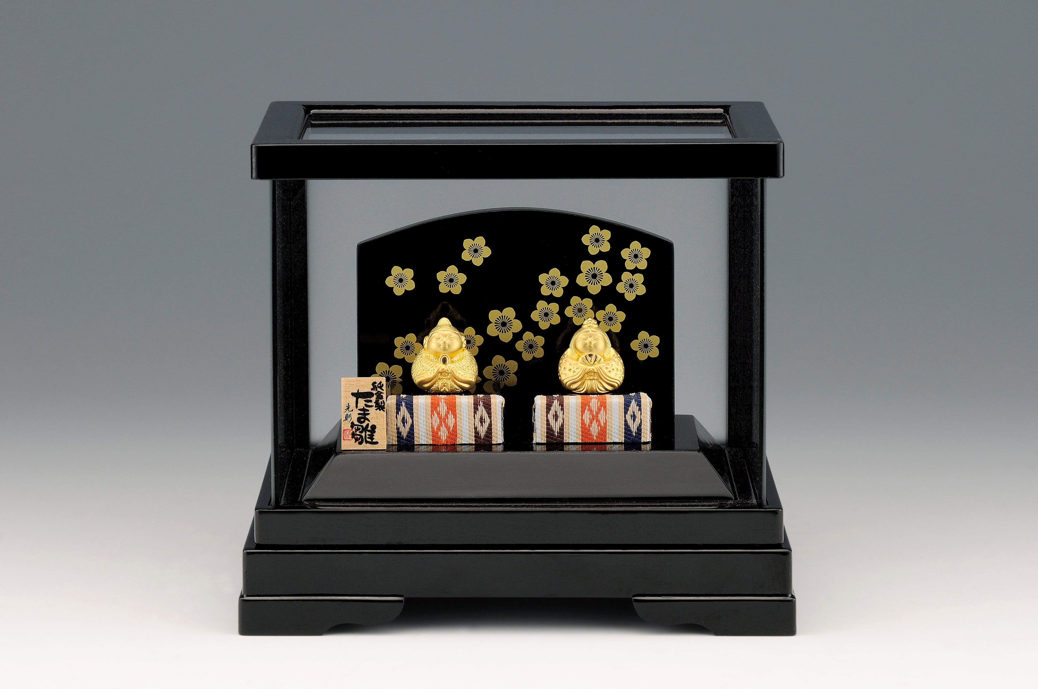 純金　たま雛　7ｇ　　　　　
ガラスケース入り