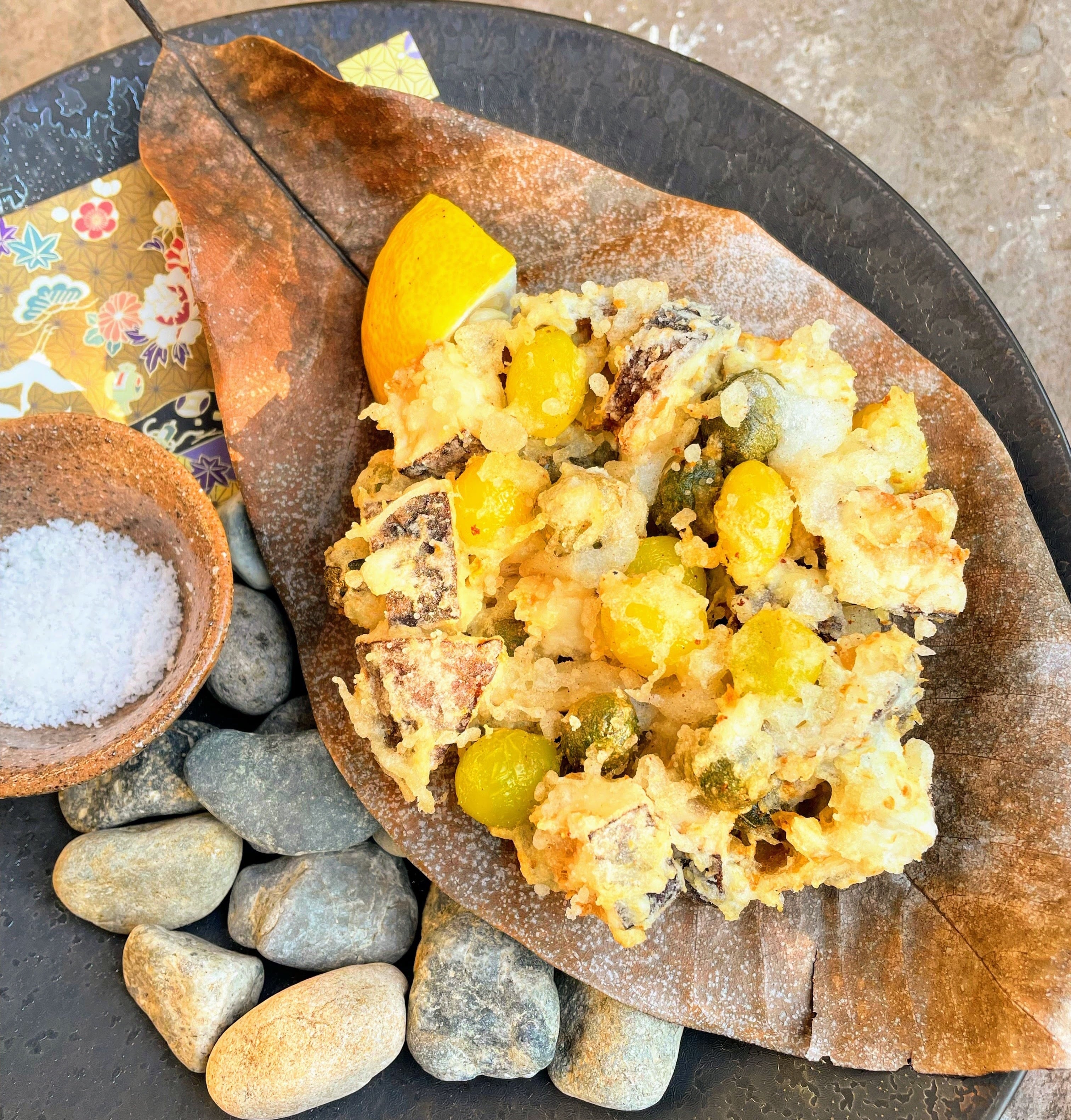 発芽玄米粉と山芋を使用した
季節の野菜のかき揚げ🔍